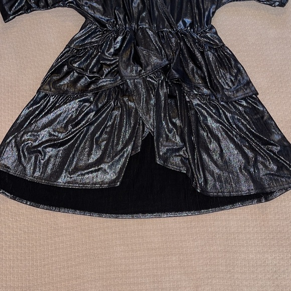 Women’s Dress - Picture 4 of 7